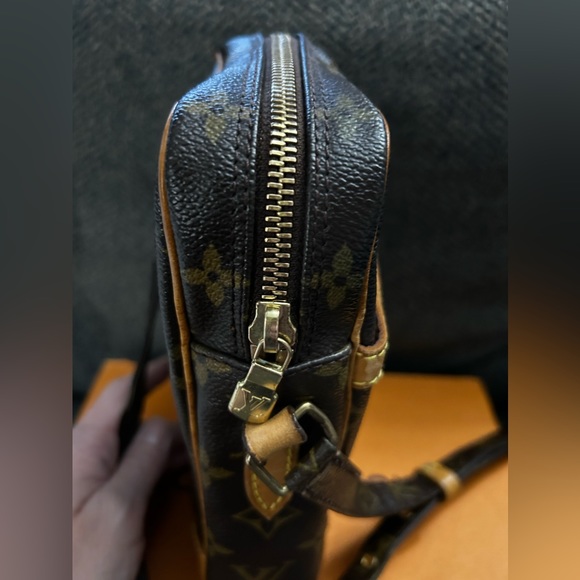 ***SOLD***Authentic Louis Vuitton Danube in lovely vintage condition. - Picture 9 of 16